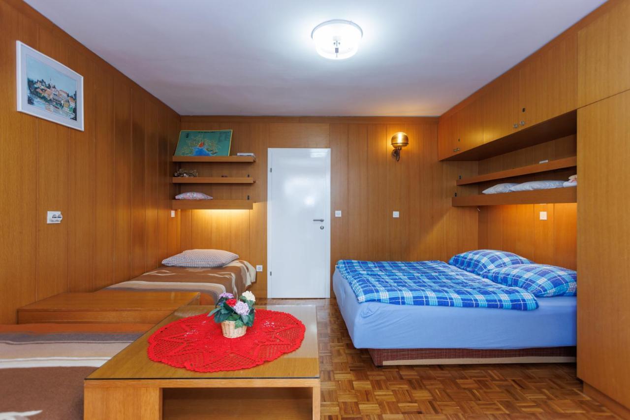 Apartments Pika Кърк Екстериор снимка
