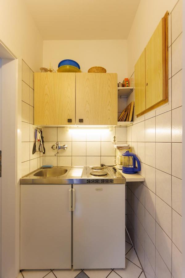 Apartments Pika Кърк Екстериор снимка