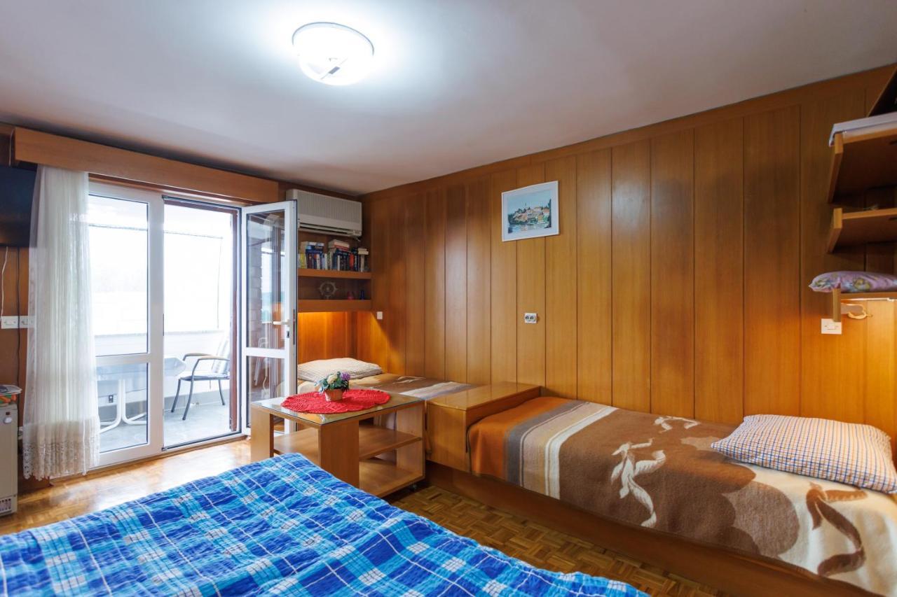 Apartments Pika Кърк Екстериор снимка