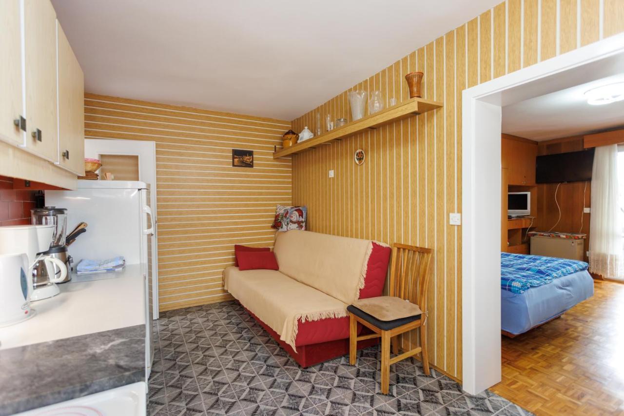 Apartments Pika Кърк Екстериор снимка