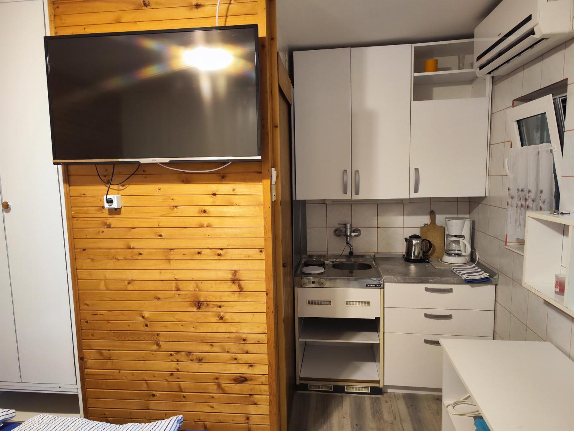Apartments Pika Кърк Екстериор снимка